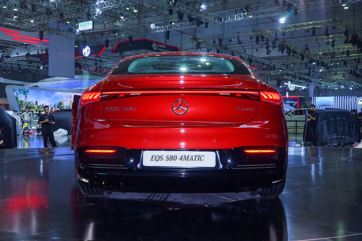 Mercedes EQS - 'S-class chạy điện' giá từ 4,839 tỷ đồng
