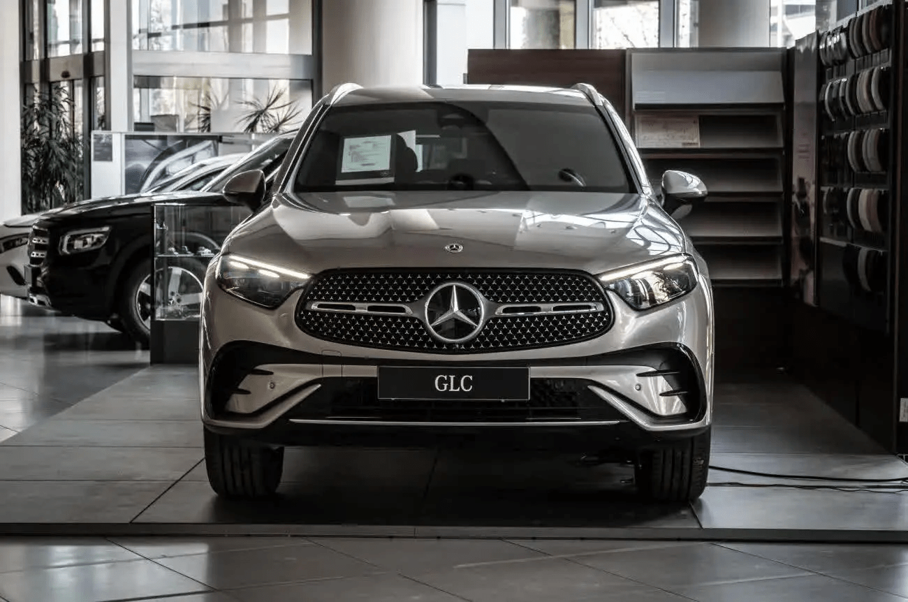 Mercedes-Benz GLC 2023 chốt lịch công bố ở Việt Nam. Nhiều nâng cấp làm khó X3.